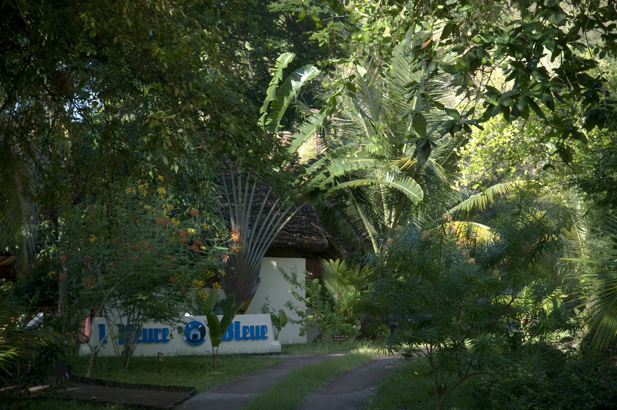 L'Heure Bleue Hotel Ambatoloaka  Exterior photo
